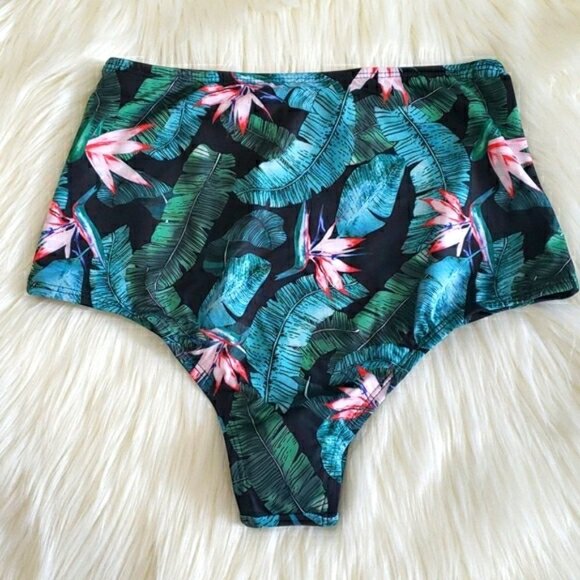 Tropical Black and Green Highwaisted Ruffle Hem Bikini Set - Picture 5 of 5